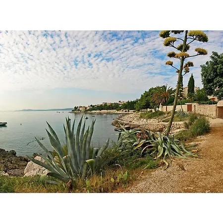 Apartment Clematis Trogir